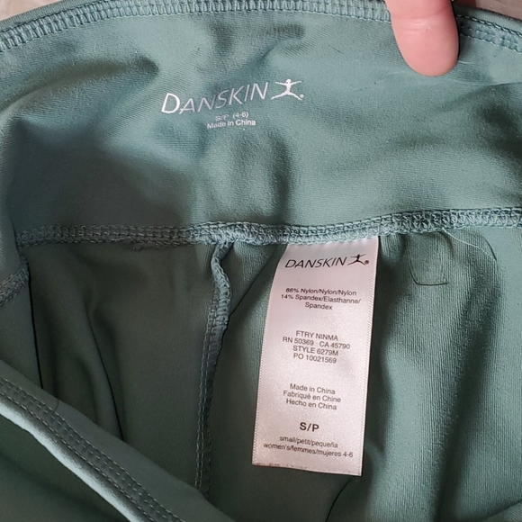 LEGGINGS!!! - Picture 2 of 2